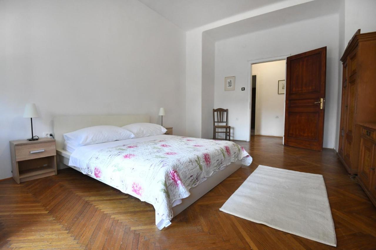 Center. Beautiful 130m2 Apartmant, Sea View *